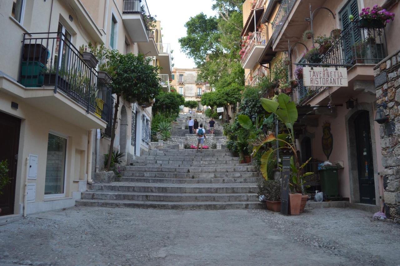La Jacaranda Hotel Taormina Bagian luar foto